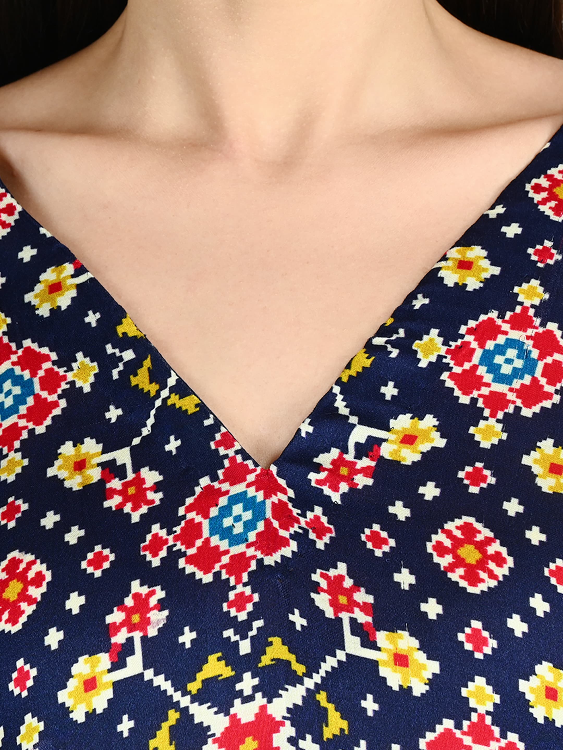 Navy Patola Ikat Kaftan 7